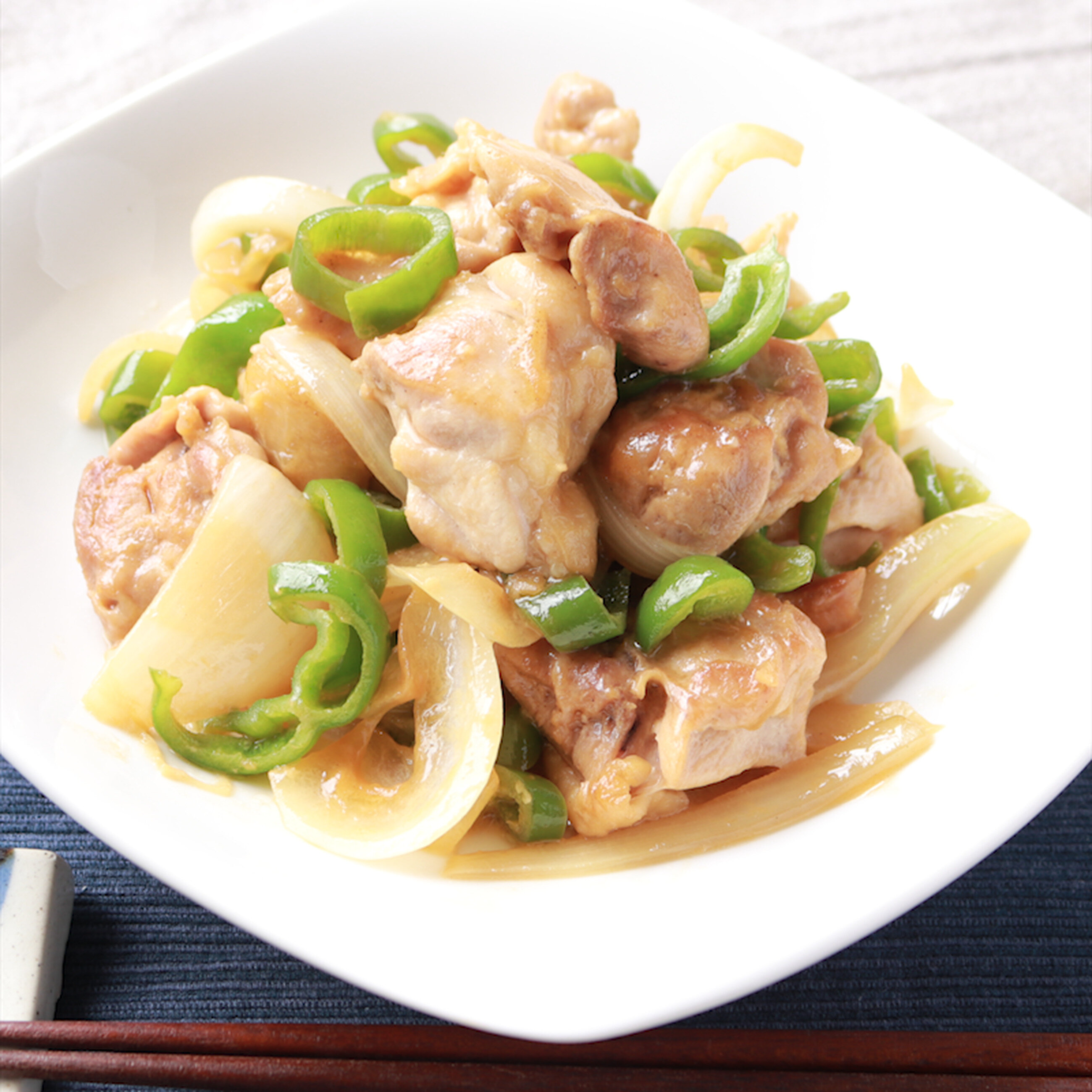 鶏肉と玉ねぎのマヨポン炒め