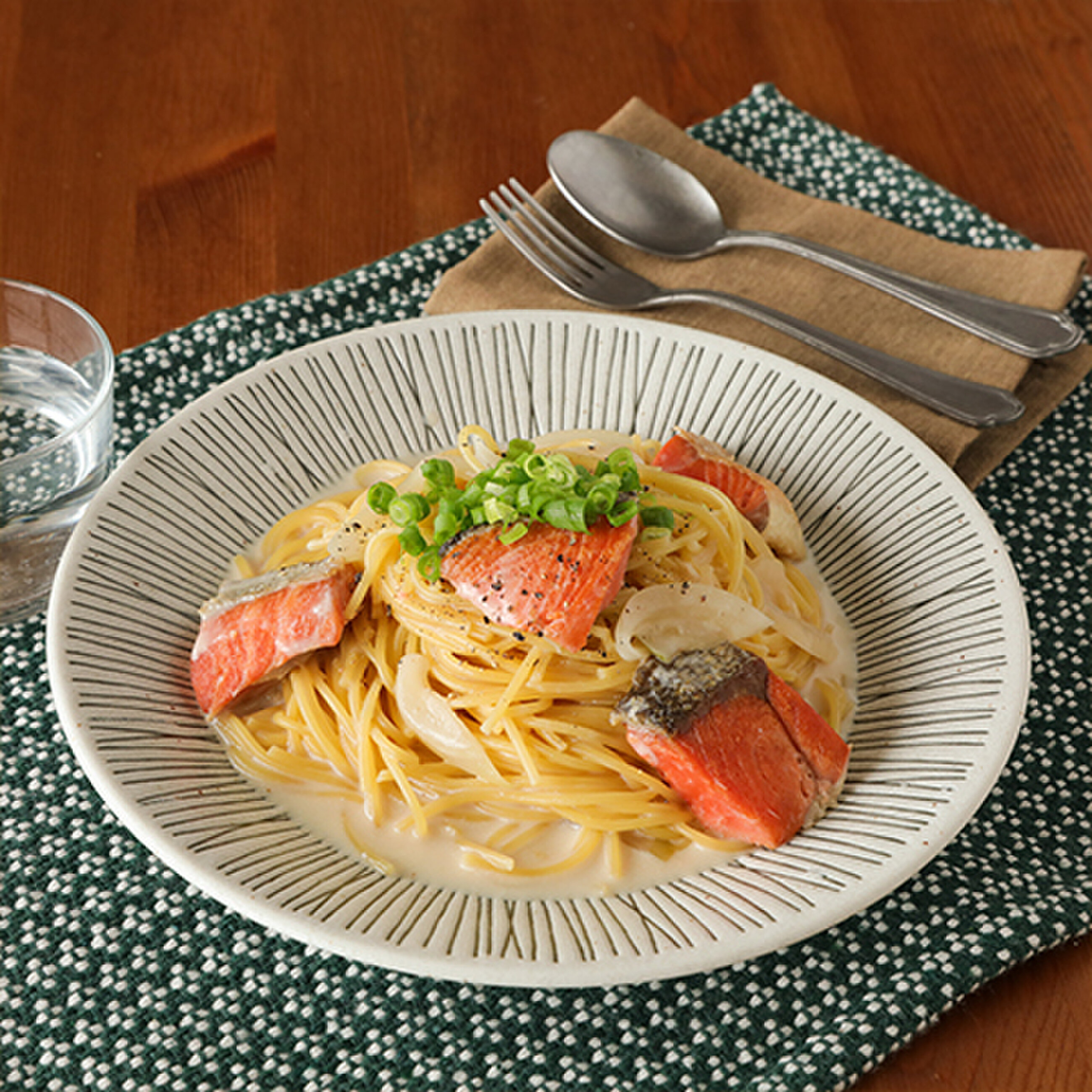 ワンパンで♪塩鮭の和風クリームパスタ